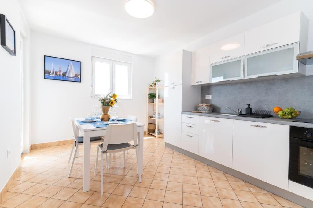 Cozy Apartment "Iskra" - 3 Bedrooms Zadar Exterior photo
